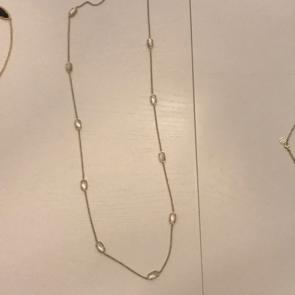 Kendra Scott necklace